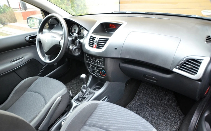 Peugeot 206 plus cena 12700 przebieg: 190000, rok produkcji 2010 z Pilawa małe 29